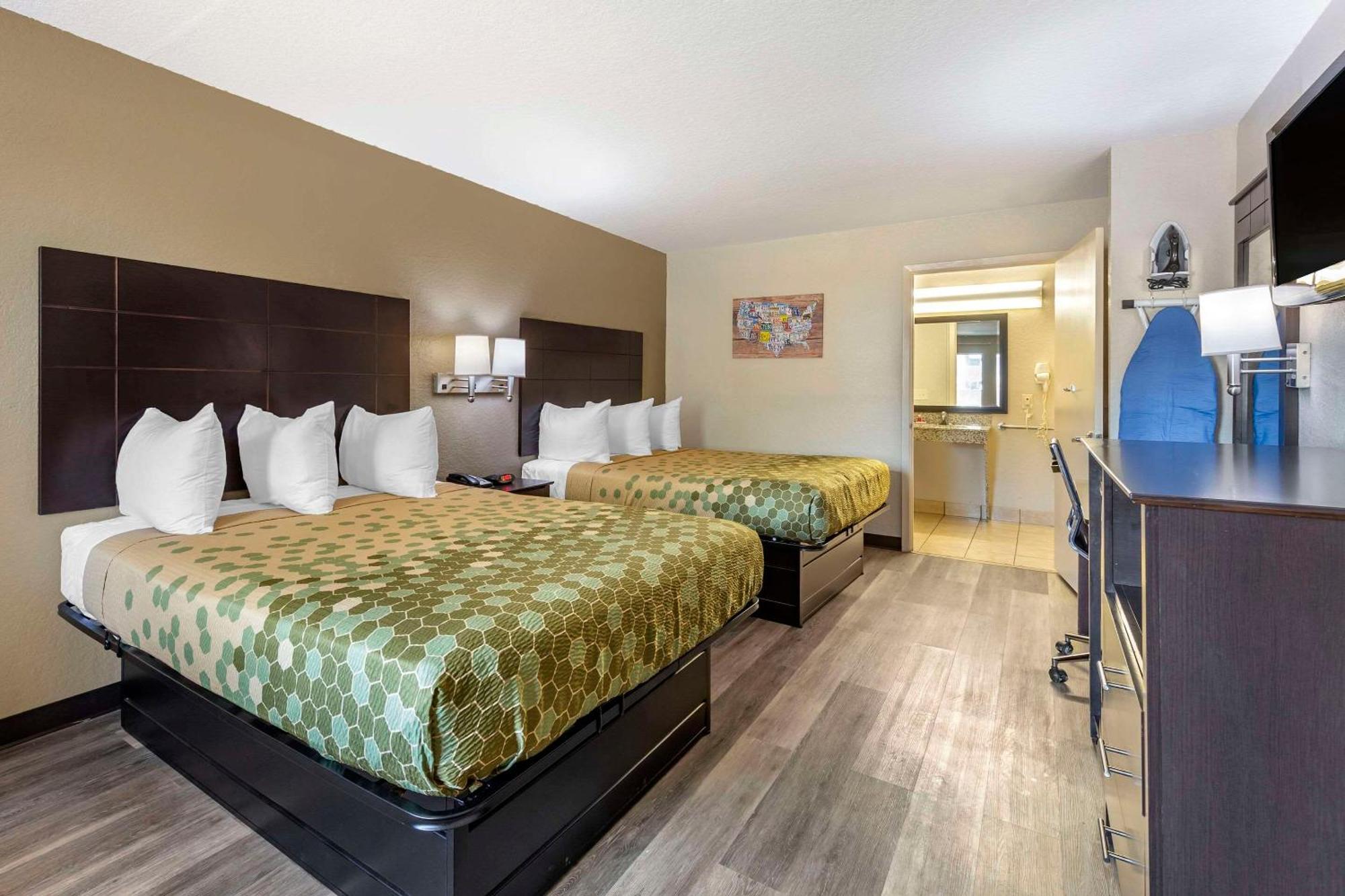 Queen Room with Two Queen Beds - Non-Smoking